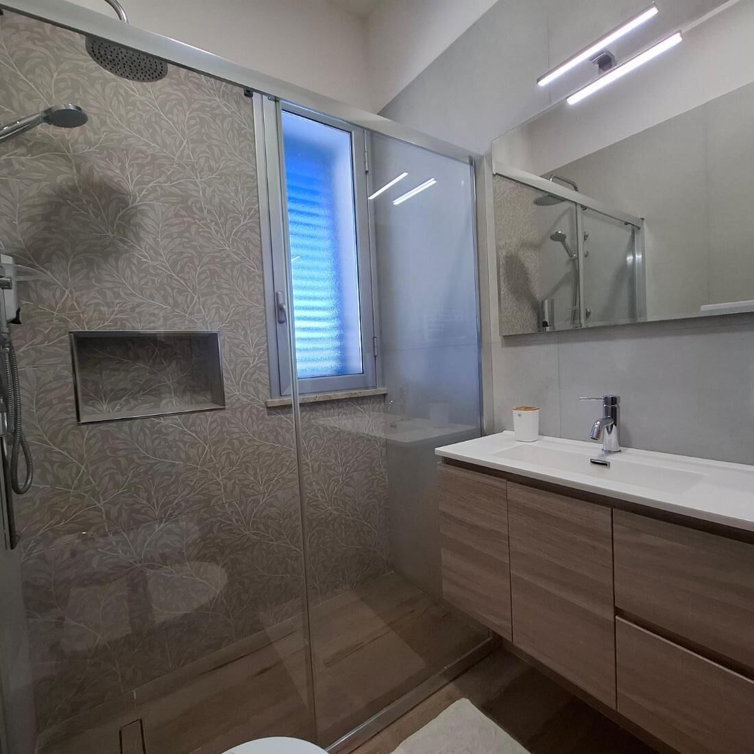 تجهيزات دش، مجففات شعر، مناشف