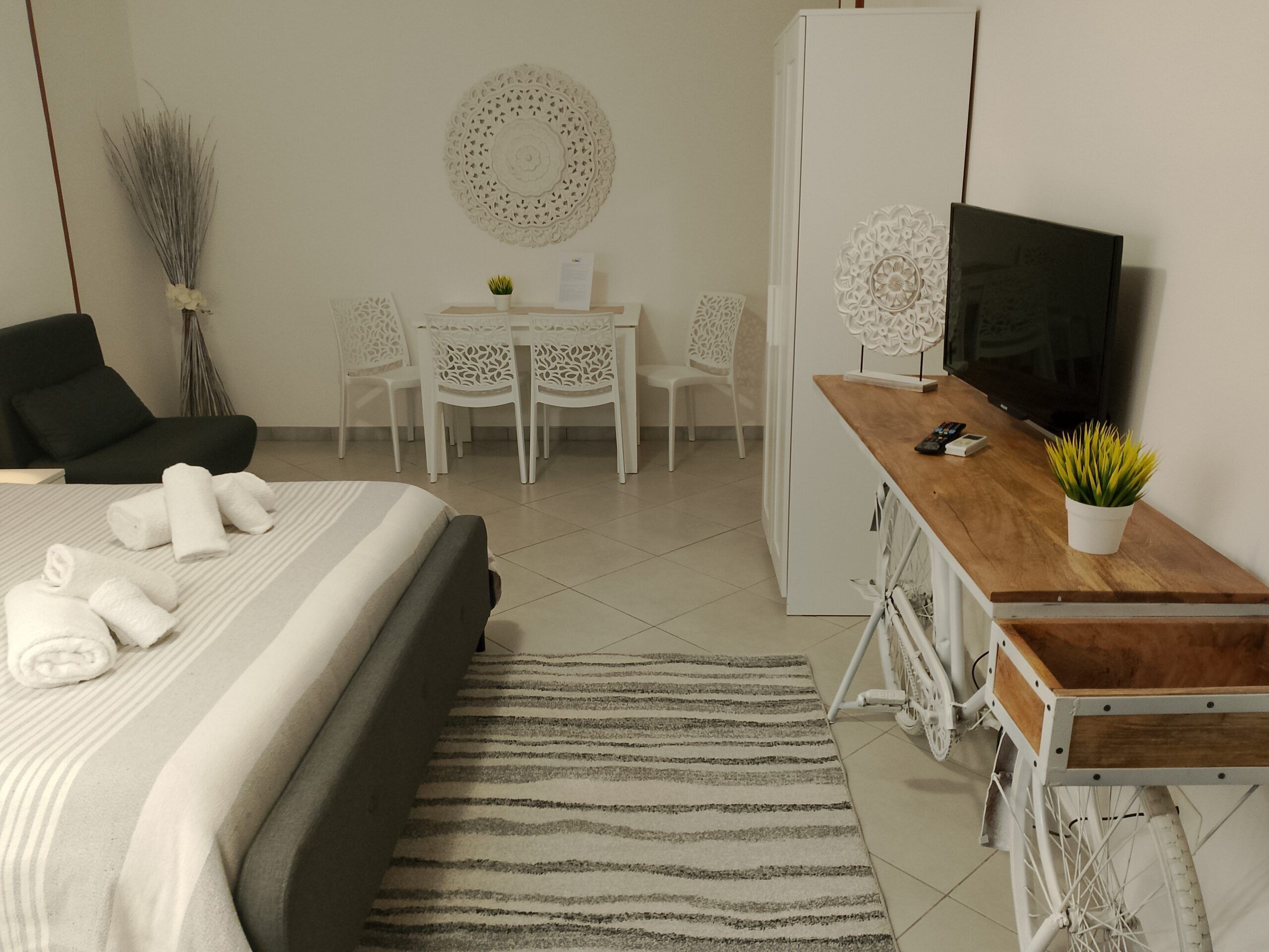 Internet, bed sheets