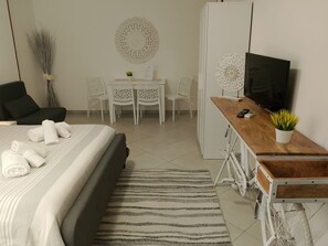 Internet, bed sheets - Chic Signorino Resort EcoSpa Studio sleeps 2 (Marsala)