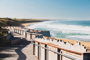 Beach - 1 Beach House - Award-winning Luxury Smart Home (Warrnambool)