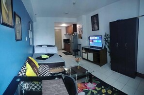 1 bedroom, iron/ironing board, Internet, bed sheets - Nix Staycation MPlace Tower B 7th Floor (Quezon City)