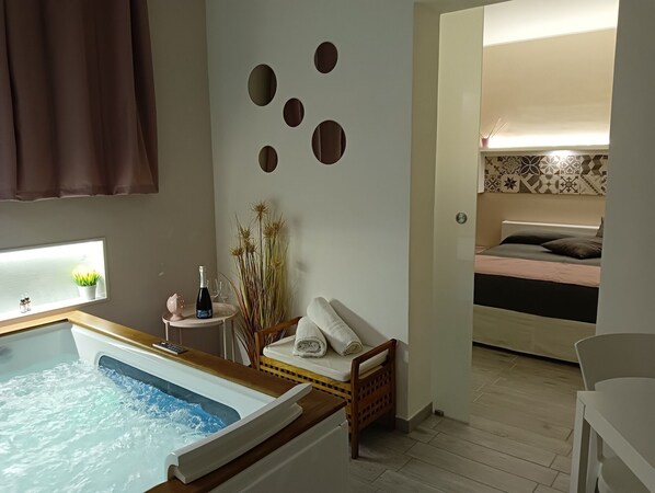 Internet, bed sheets - Chic Signorino Resort EcoSpa Family Studio sleeps4 (Marsala)