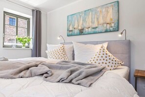 2 chambres, fer et planche à repasser, lit parapluie, Wi-Fi gratuit