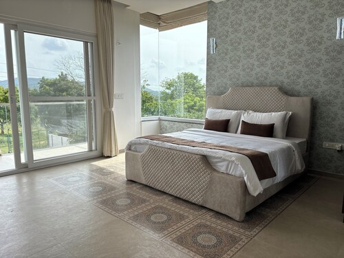 A 5 bed room Farm Villa Pool at Kanakapura