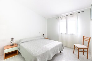 1 bedroom, free WiFi - A 150 meter long mare, 2 fish (Valledoria)