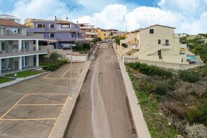 Property grounds - Apartment in with swimming pool and sea view (Castelsardo)