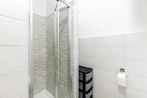 Shower, bidet - Apartment in with swimming pool and sea view (Castelsardo)