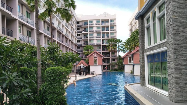 Pool - Luxurious Pattaya Apartment With Pool Access (Pattaya)