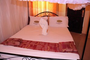 Deluxe Single Room | Free WiFi, bed sheets - The Black Gold Hotel Lokichar (Lokichar)