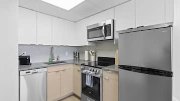 冰箱、微波炉、烤箱、洗碗机