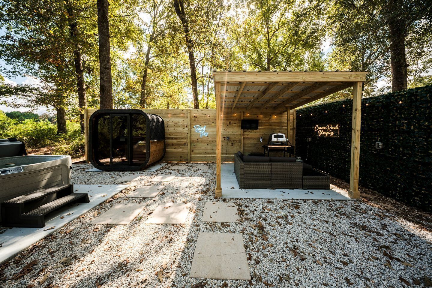Outdoor spa tub