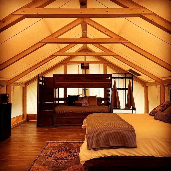 1 غرفة نوم وملاءات أسرّة