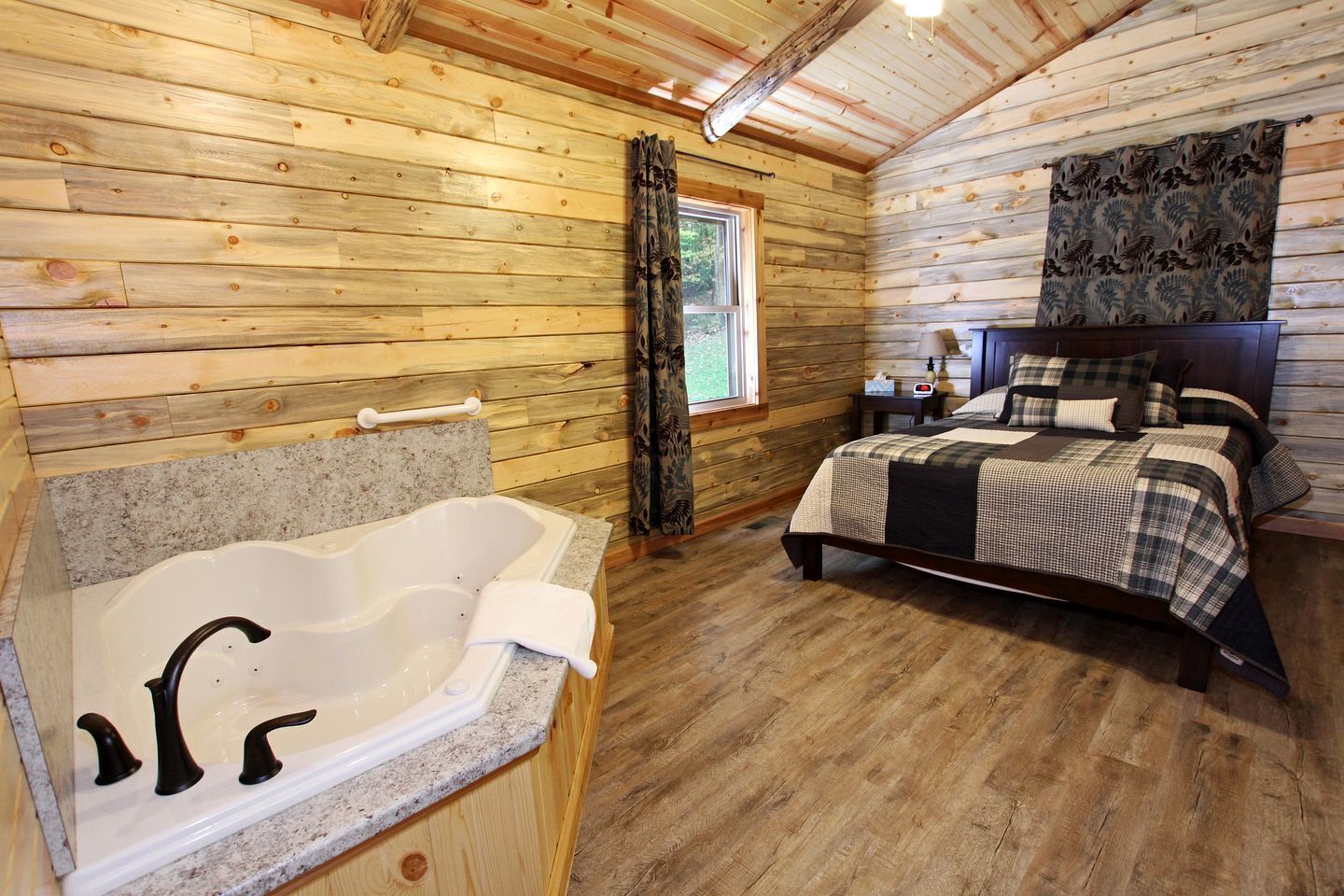 1 bedroom, bed sheets