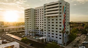 Exterior - Eclipse Haven - Modern Desert Stay (Mesa)