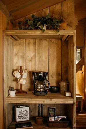 Interior - Gorgeous Glamping Tent in Erwin, Tennessee (Erwin)