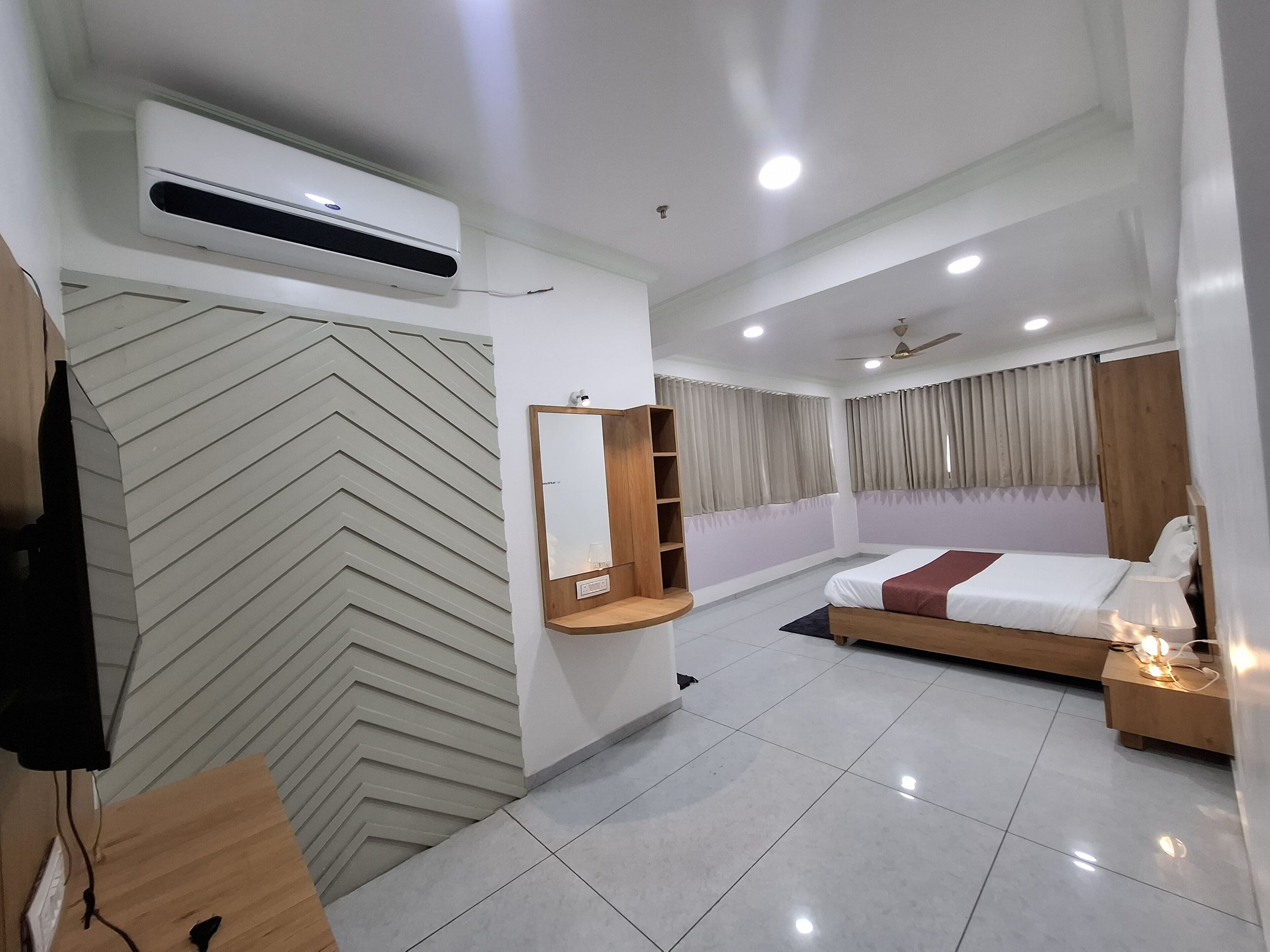 Habitació doble superior, vistes a la ciutat | Planxa i posts de planxar i wifi gratuïta 