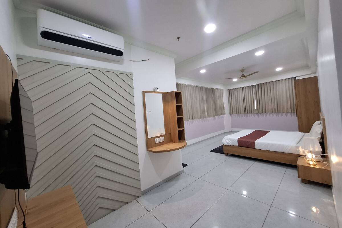 Superior Double Room, City View | Iron/ironing board, free WiFi