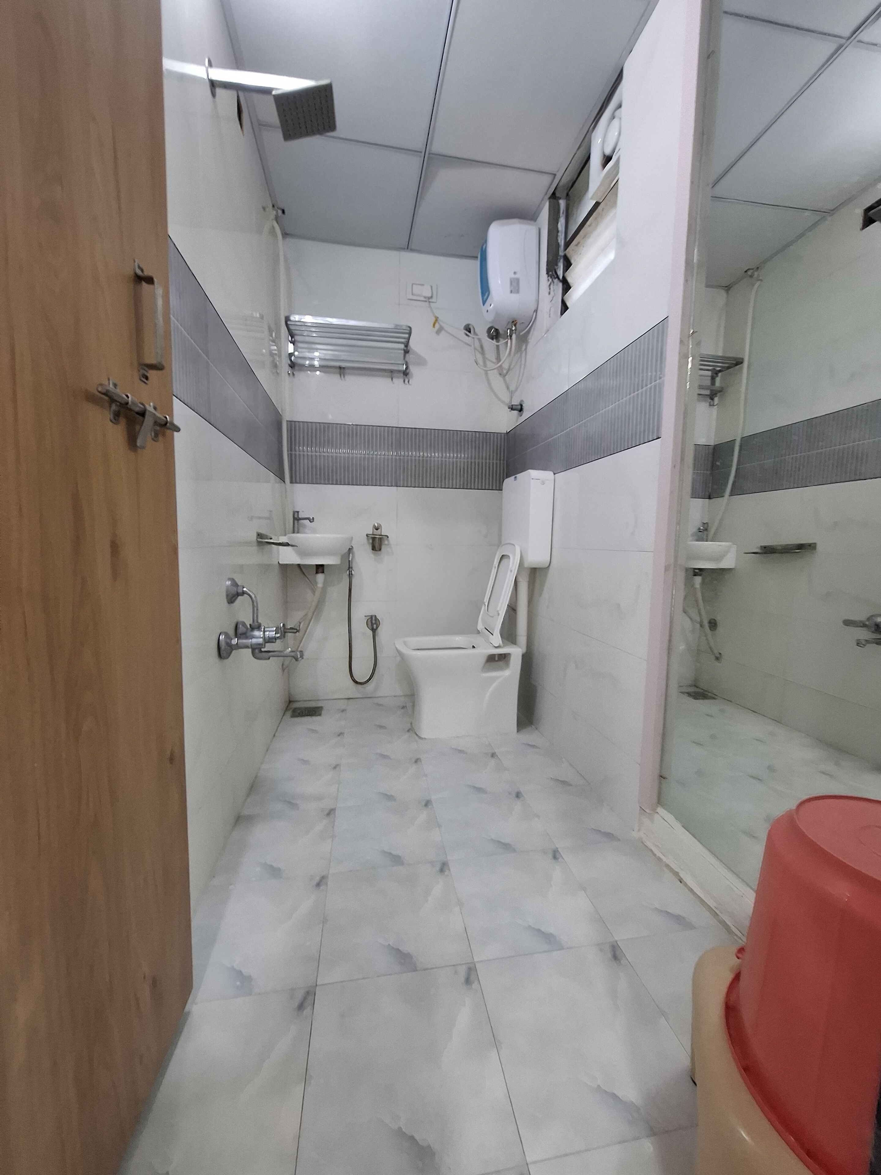 Standard Double Room, City View | Bathroom | Slippers