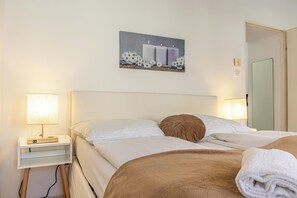 Departamento básico | Tabla de planchar con plancha y wifi gratis 