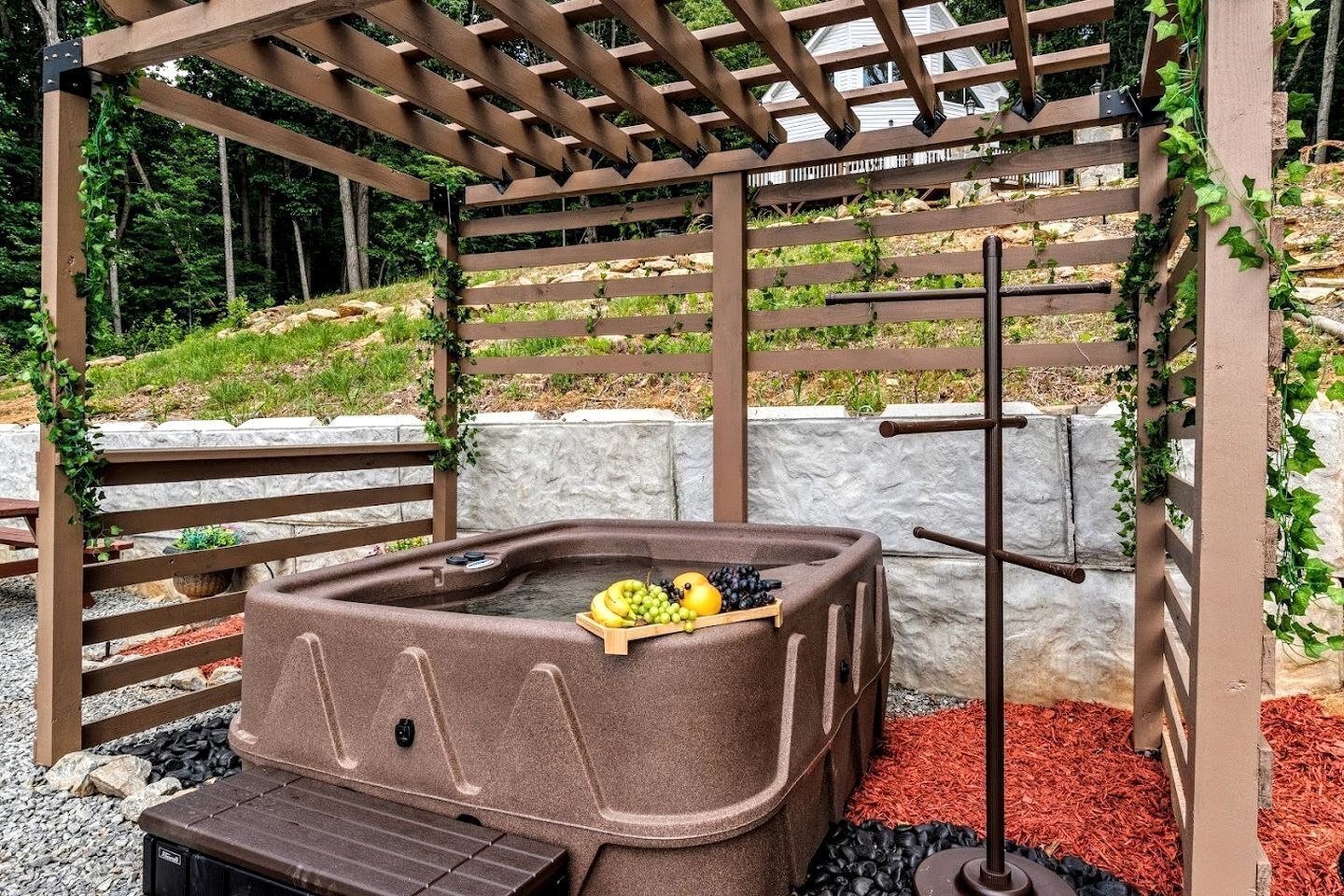 Bañera de hidromasaje al aire libre