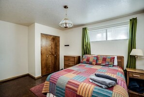 6 chambres, bureau, lit de bébé portatif, Wi-Fi