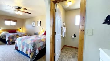 Escritorio, wifi y ropa de cama