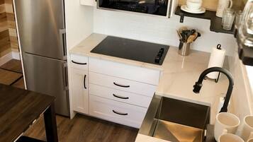 Refrigerador, microondas, parrilla de estufa y lavavajillas