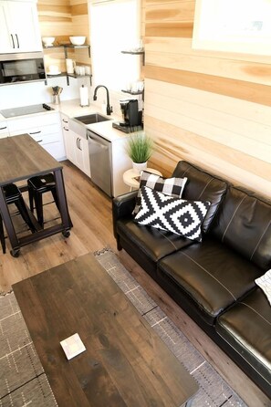 Living area - Luminous Tiny House with Innovative Design in Escalante, Utah (Escalante)