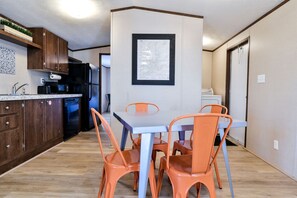 Dining - RedSands Habitation #3~Close to Dowtown~Ntl Parks in Utah (Moab)