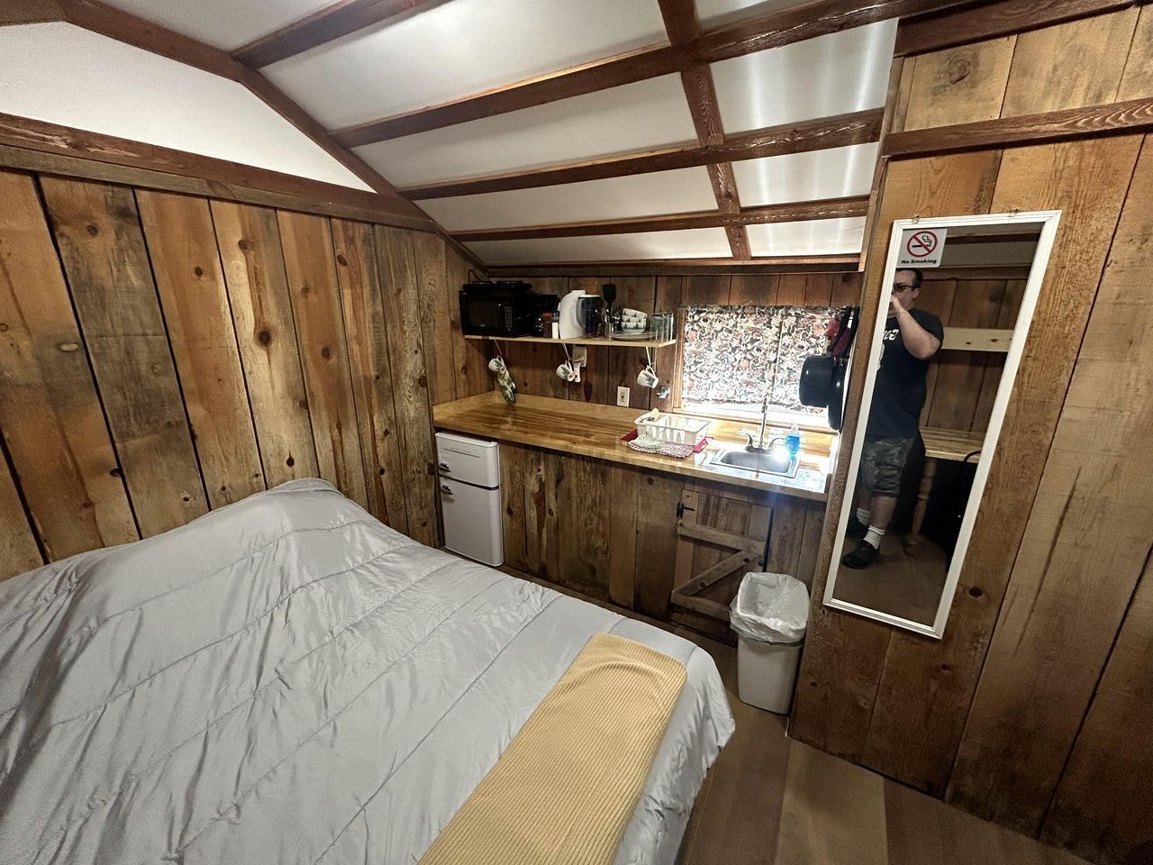 1 slaapkamer, een bureau, wifi, beddengoed
