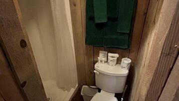 Handdoeken, zeep, shampoo, toiletpapier