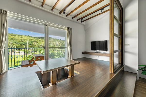 Deluxe Double Room with Bathtub | Free WiFi, bed sheets