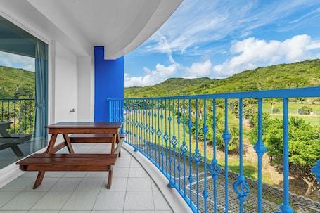 Deluxe Quadruple Room | Free WiFi, bed sheets