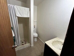 Handtücher, Seife, Shampoo, Toilettenpapier