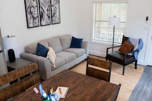 Living area - Spacious Cozy Cabin with Back Porch in Livingston, Texas (Livingston)