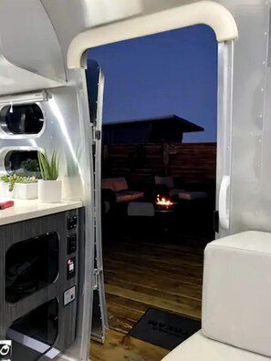 Interior - Fantastic Airstream with Fire Pit and Hot-tub in Orderville, Utah (Orderville)
