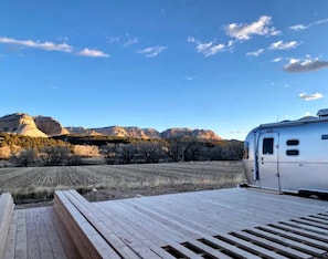Property grounds - Fantastic Airstream with Fire Pit and Hot-tub in Orderville, Utah (Orderville)