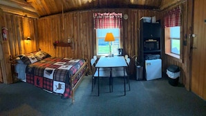 1 bedroom, bed sheets - Rustic, Private Log Cabin near Augusta, Maine, Perfect for a Weekend Getaway in Nature (Pleasant Ridge Plantation)
