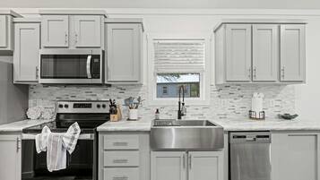 冰箱、洗碗机、茶具/咖啡用具、厨具/餐具