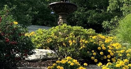 Family-Friendly Bed and Breakfast Suite near Camden Hills State Park, Maine