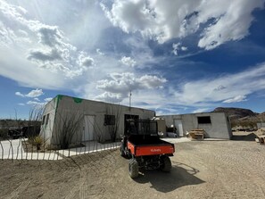 Exterior - Fantastic Secluded Dome with Great Desert Views in Terlingua, Texas (Terlingua)