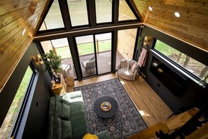 TV - Riverfront, Modern A-Frame on the Allegheny River, Perfect for a Romantic Weekend to Unwind (Parker)