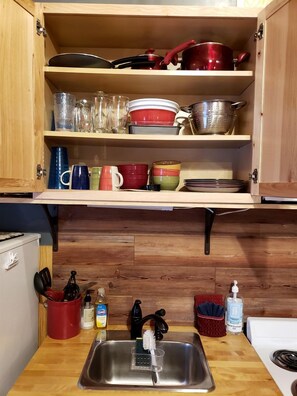 Private kitchen - Pet-Friendly Cabin in Hocking Hills with Private Hot-Tub Perfect for a Romantic Weekend (Logan)