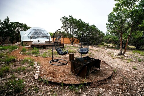 Romantic Retreat: Luxury Glamping Dome with Hot Tub in Marble Falls, TX