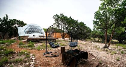 Romantic Retreat: Luxury Glamping Dome with Hot Tub in Marble Falls, TX