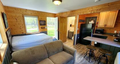Tranquil Cottage with Picnic Table and Fire Ring in Trempealeau, Wisconsin