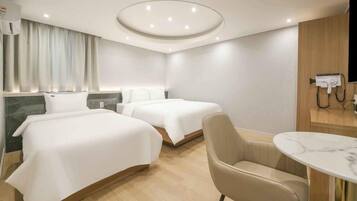 Superior tvåbäddsrum | Individuell inredning, unika möbler, skrivbord och gratis wi-fi