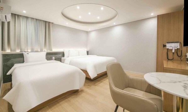 Superior Twin Room | Individually decorated, individually furnished, desk, free WiFi