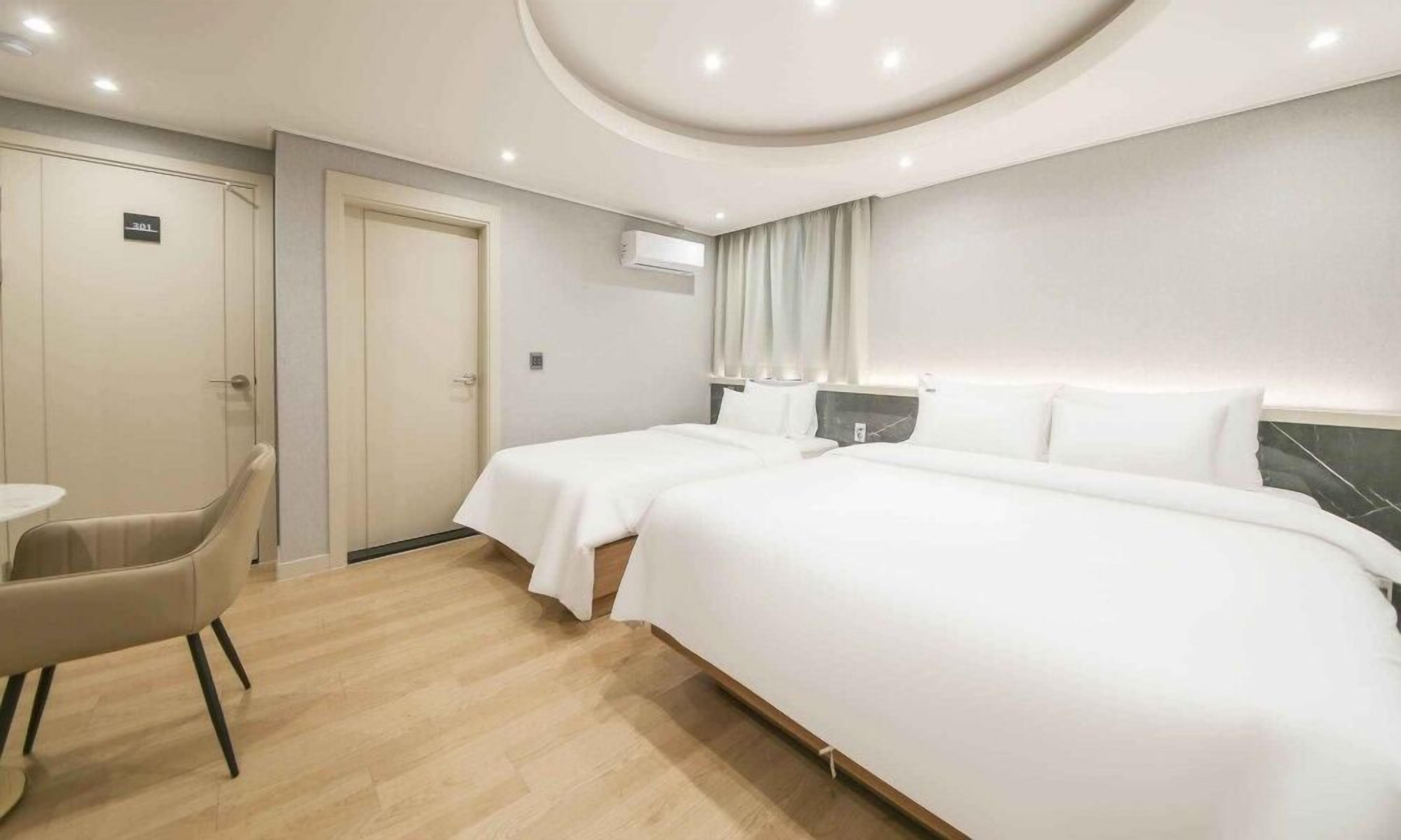 Superior Twin Room | Individually decorated, individually furnished, desk, free WiFi