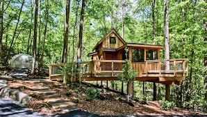Unclassified image, 3 of 32, button - Cozy, Luxury Tree House in Gatlinburg, Tennessee (Gatlinburg)